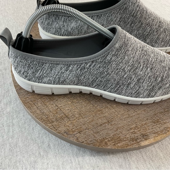 FREEDOM FIT ZONE WOMEN’S SLIP-ON SNEAKERS LIGHTWEIGHT SIZE: 11 W COLOR: GRAY - Picture 2 of 11
